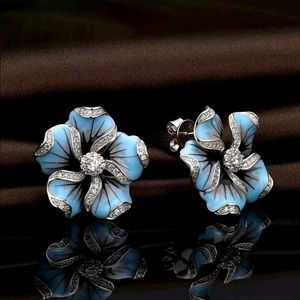 New White Sapphire Flower 925 Silver Stud Earrings